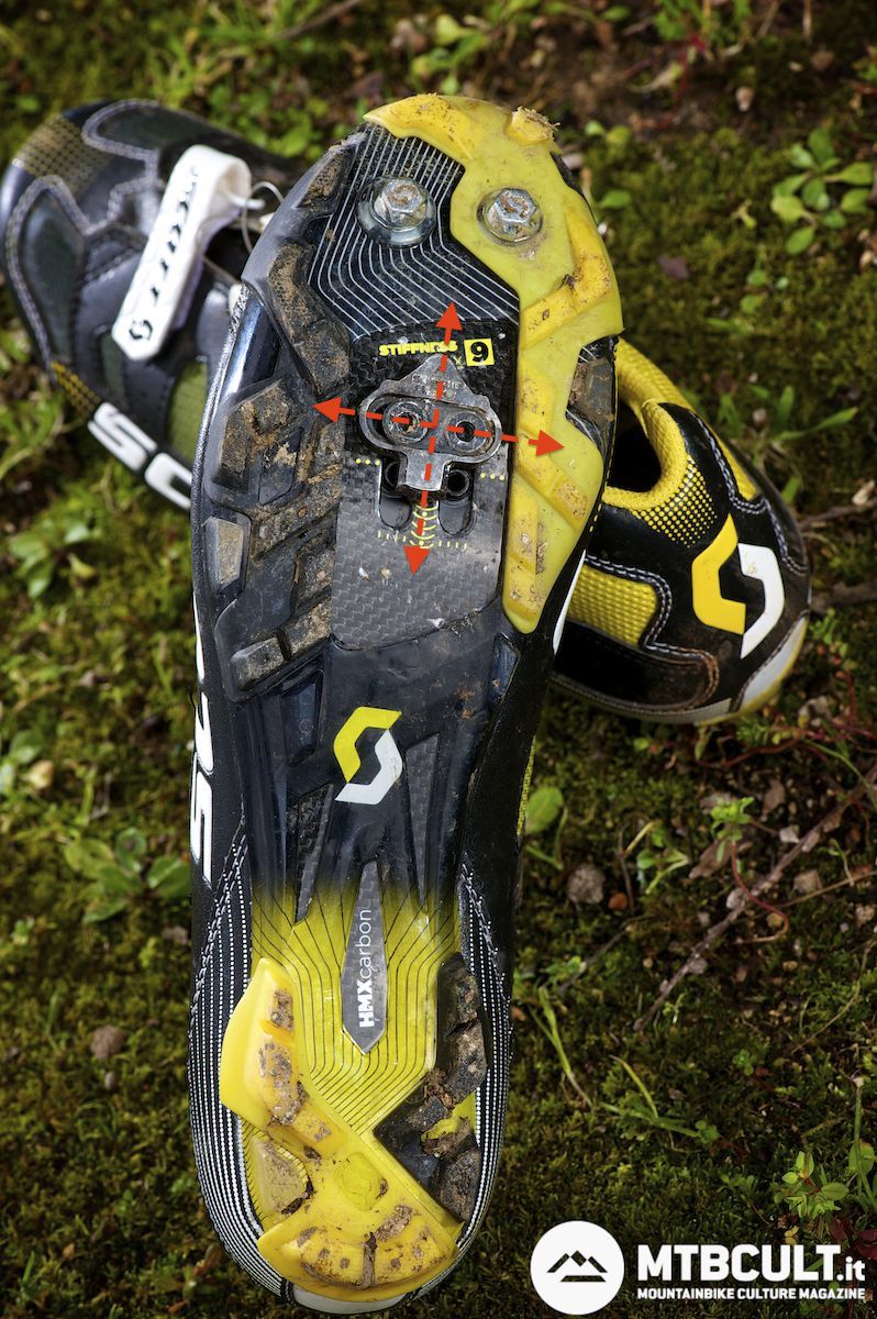 scarpe da mountain bike con attacchi