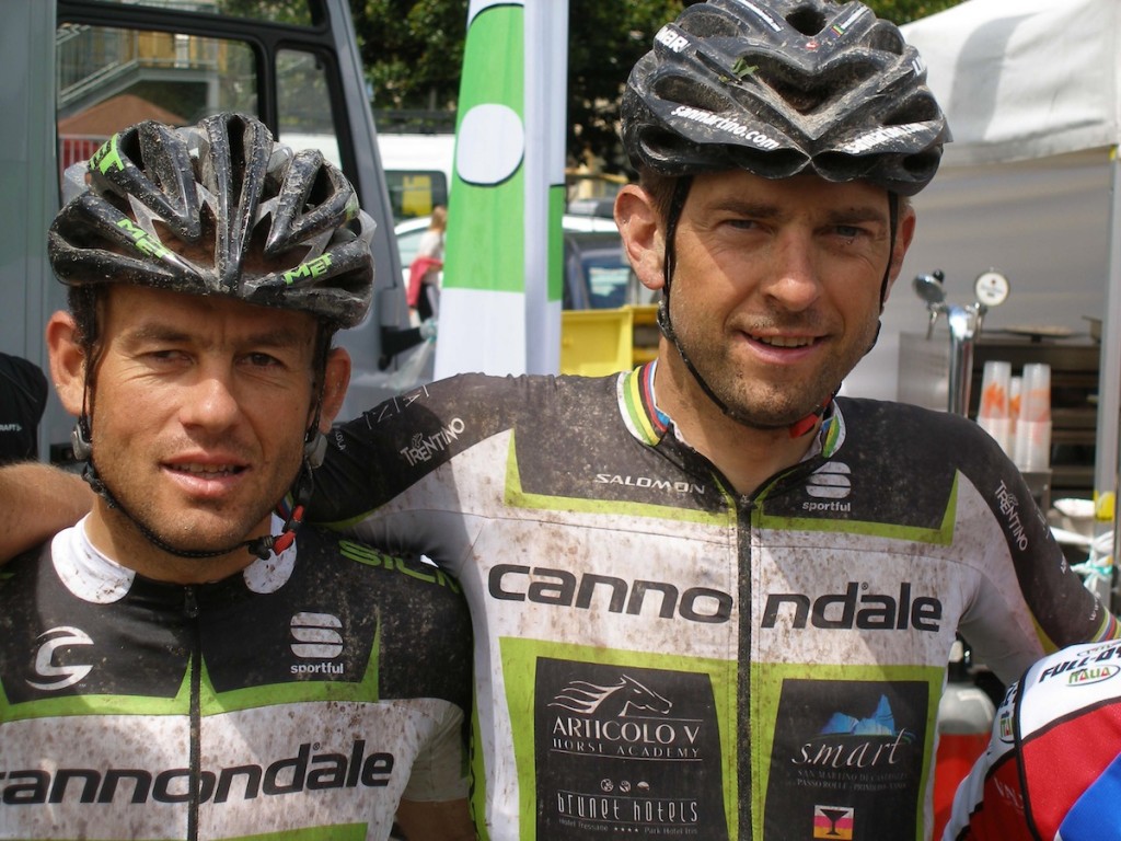 Una coppia già collaudata: ecco Hannes Pallhuber (a sinistra) e Massimo DeBertolis alla Bike Transalp di qualche anno fa. 