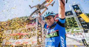 Video - E' Leonardo Paez Il Re Della Bmw Hero Südtirol Dolomites 2018