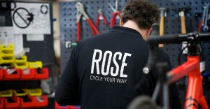 Rose Factory Visit: Dentro Al Cuore Del Gigante