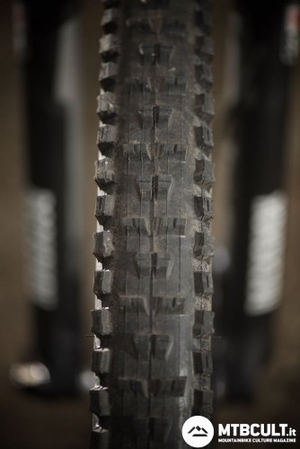 Maxxis High Roller Ii Exo Tubele Ready 2,30&Quot; Sull'Anteriore.