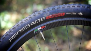 Video Test - Gomme Specialized S-Works Renegade: Leggere E...