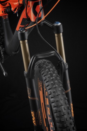Genius 700 Tuned Plus_Detail_Fork Clearance