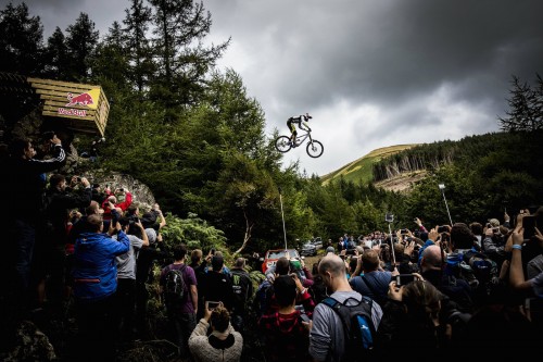 Gee Atherton Performing At Red Bull Hard Line In Dinas Mawddwy, United Kingdom On The 10Th Of September 2015 // Sven Martin/Red Bull Content Pool // P-20150914-00156 // Usage For Editorial Use Only // Please Go To Www.redbullcontentpool.com For Further Information. //