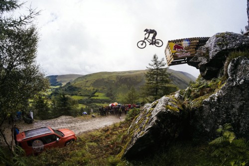 Gee Atherton Performing At Red Bull Hardline In Dinas Mawddwy, United Kingdom On The 13Th Of September 2015 // Duncan Philpott / Red Bull Content Pool // P-20150914-00180 // Usage For Editorial Use Only // Please Go To Www.redbullcontentpool.com For Further Information. //