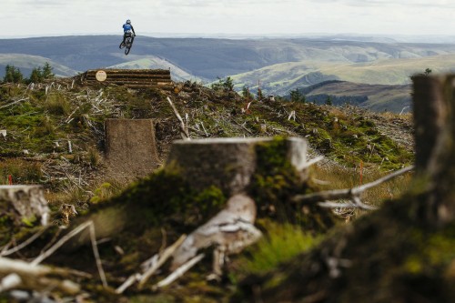 Event Participant Performing At Red Bull Hardline In Dinas Mawddwy, United Kingdom On The 13Th Of September 2015. // Duncan Philpott / Red Bull Content Pool // P-20150914-00188 // Usage For Editorial Use Only // Please Go To Www.redbullcontentpool.com For Further Information. //