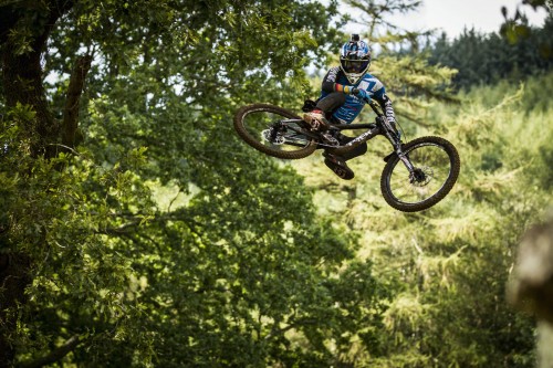 Event Participant Performing At Red Bull Hardline In Dinas Mawddwy, United Kingdom On The 13Th Of September 2015. // Duncan Philpott / Red Bull Content Pool // P-20150914-00189 // Usage For Editorial Use Only // Please Go To Www.redbullcontentpool.com For Further Information. //