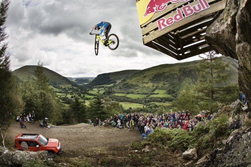 Event Participant Performing At Red Bull Hard Line In Dinas Mawddwy, United Kingdom On The 13Th Of September 2015 // Rutger Pauw / Red Bull Content Pool // P-20150914-00192 // Usage For Editorial Use Only // Please Go To Www.redbullcontentpool.com For Further Information. //
