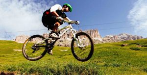 La Mountain Bike Al Centro Dell'Offerta Estiva Di Arabba