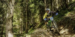 Trans-Savoie Tappa #5: Singletrack Nella Foresta Prima Del Finale