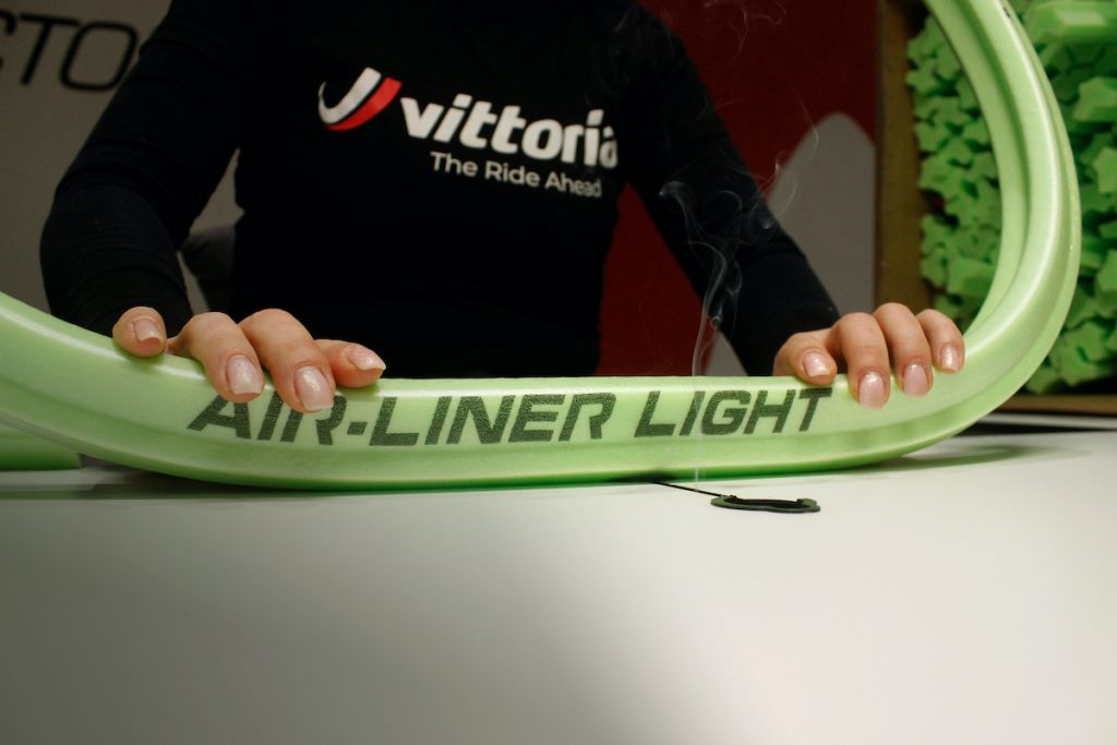 Vittoria Air-Liner Light
