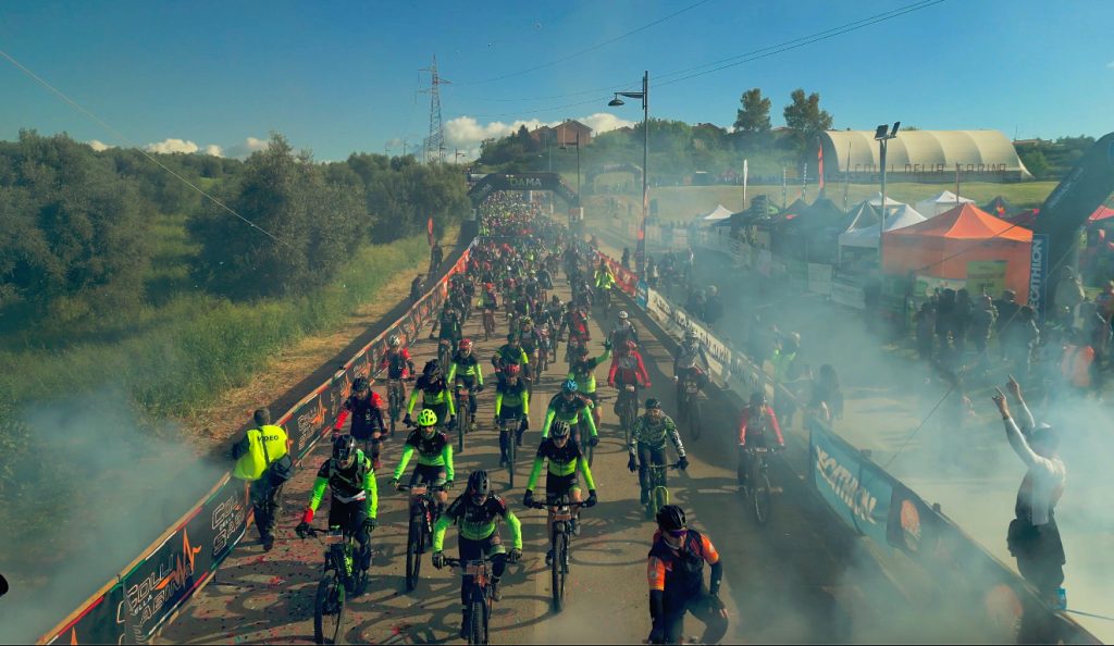Un ministro, El Diablo e 1500 bikers alla Colli della Sabina 2024